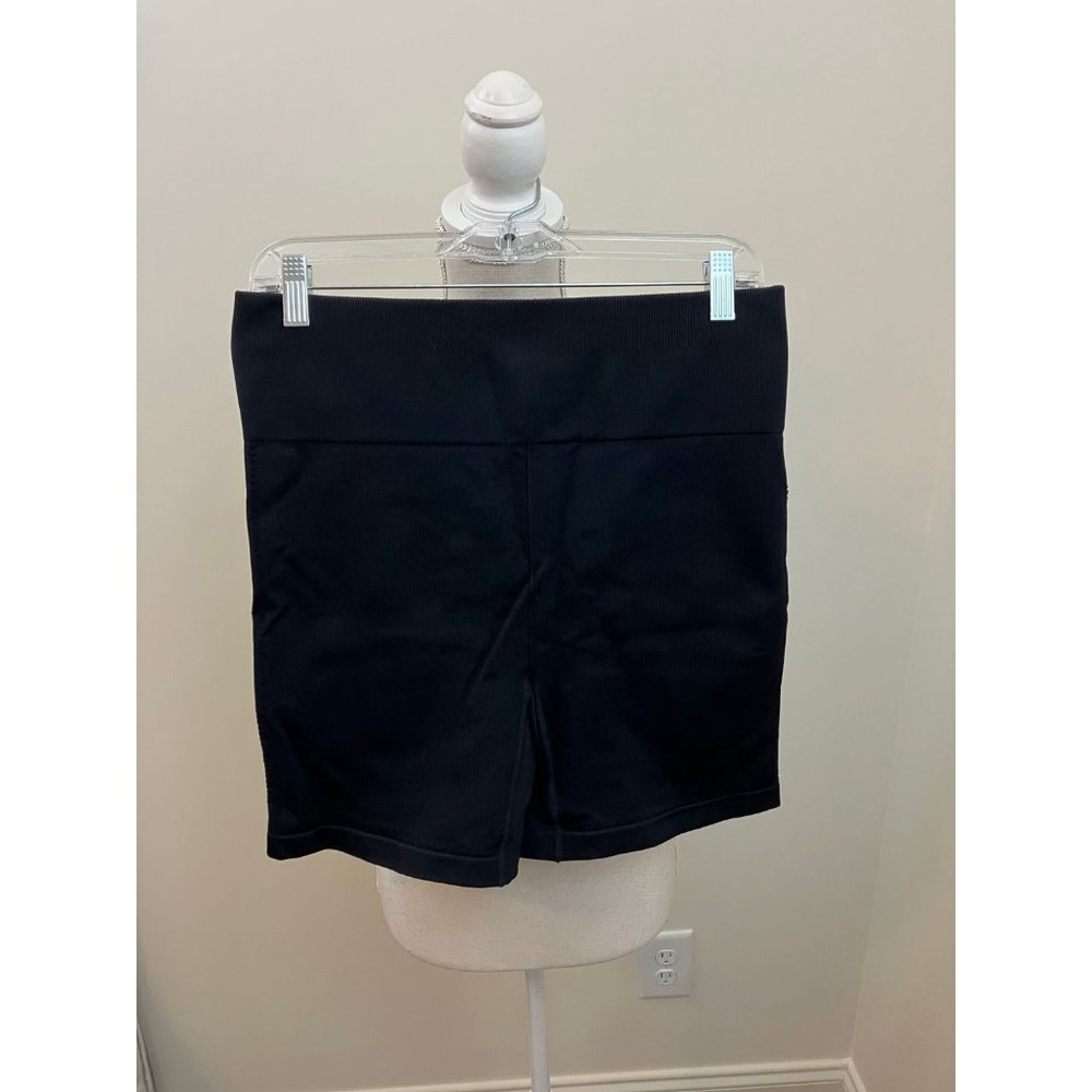 Fabletics Black Workout Shorts Size XL NWT